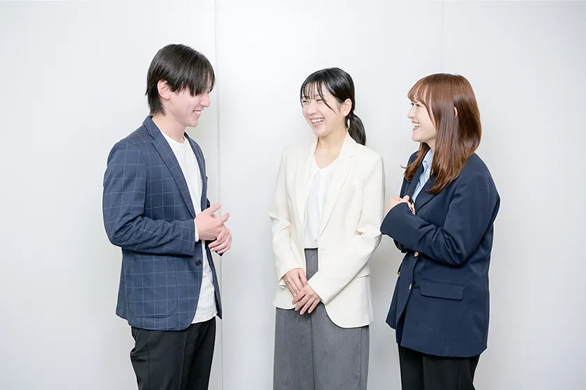 株式会社バックステージ 東京本社 談笑風景写真