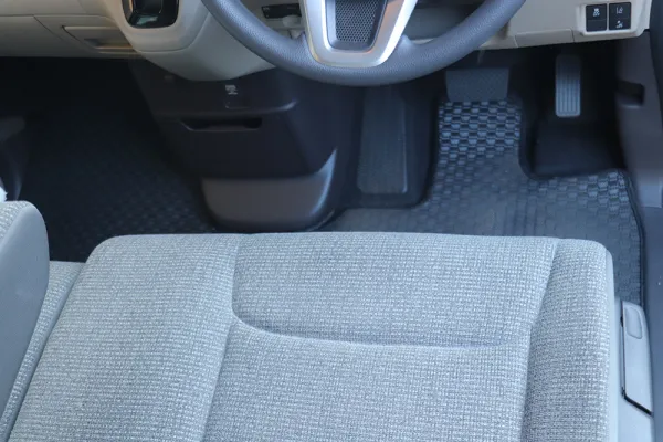 車種名＋フロアマット関連ワードで上位独占。 EC流入・CVが前年比240％に大幅成長！